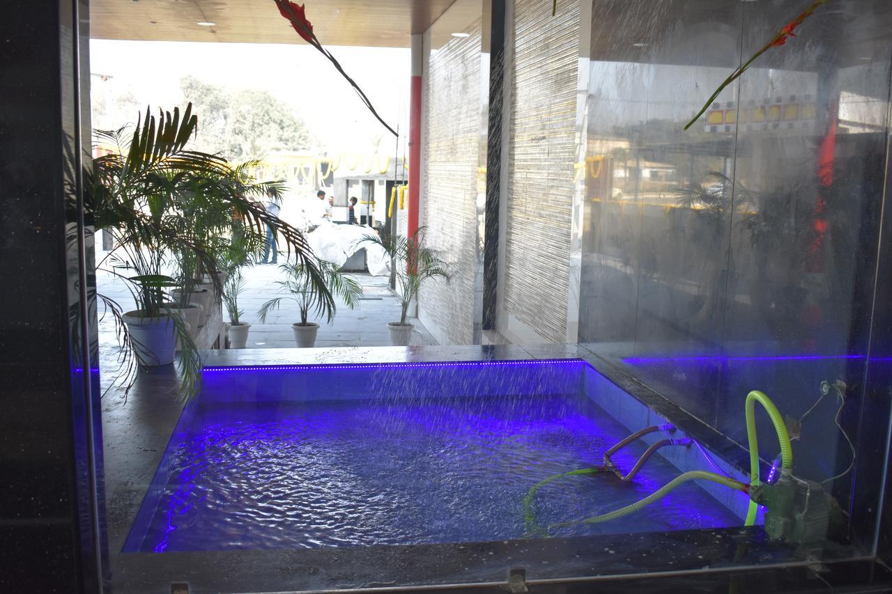 Hotel Royal Country Club Varanasi Dış mekan fotoğraf